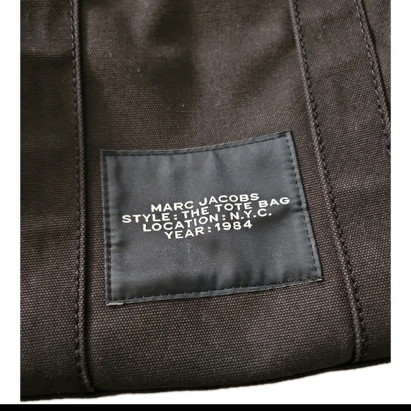 Marc Jacobs Black The Medium Everyday Minimalist Designer Canvas Tote Bag - Picture 9 of 13